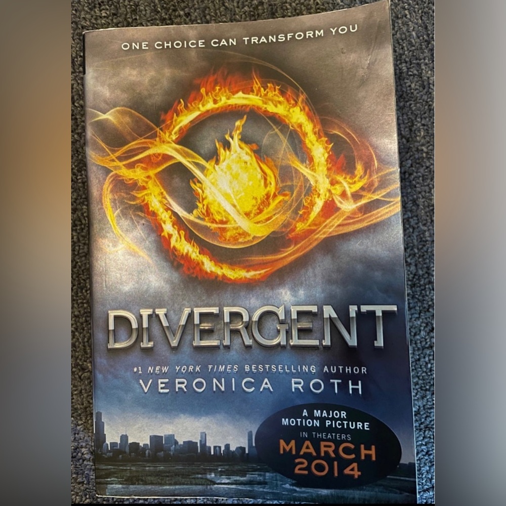 Divergent Book Fiction Series in fantastic condition!